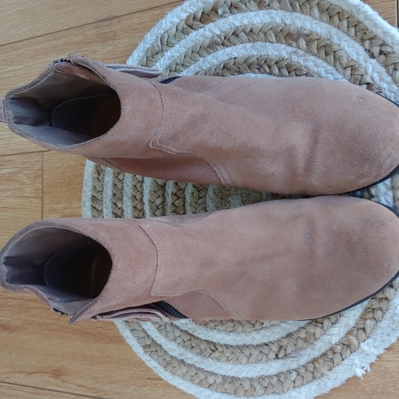 Sam & Libby Camel Tan Suede Ankle Booties Women's size 10 - Picture 5 of 12